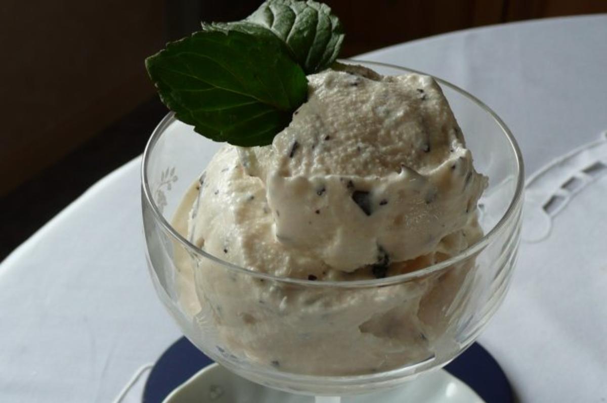 Eis / Halbgefrorenes: Stracciatella Eis - Rezept - kochbar.de