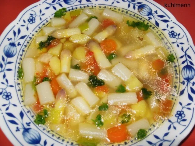 Hühnerbrühe mit frischem Spargel - Rezept
