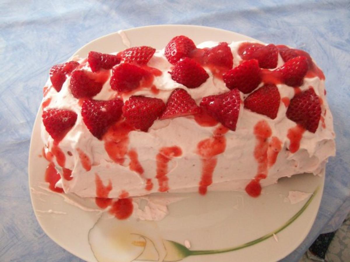 Nuss Schnitten mit Erdbeercreme - einfach - 359 kcal/100g