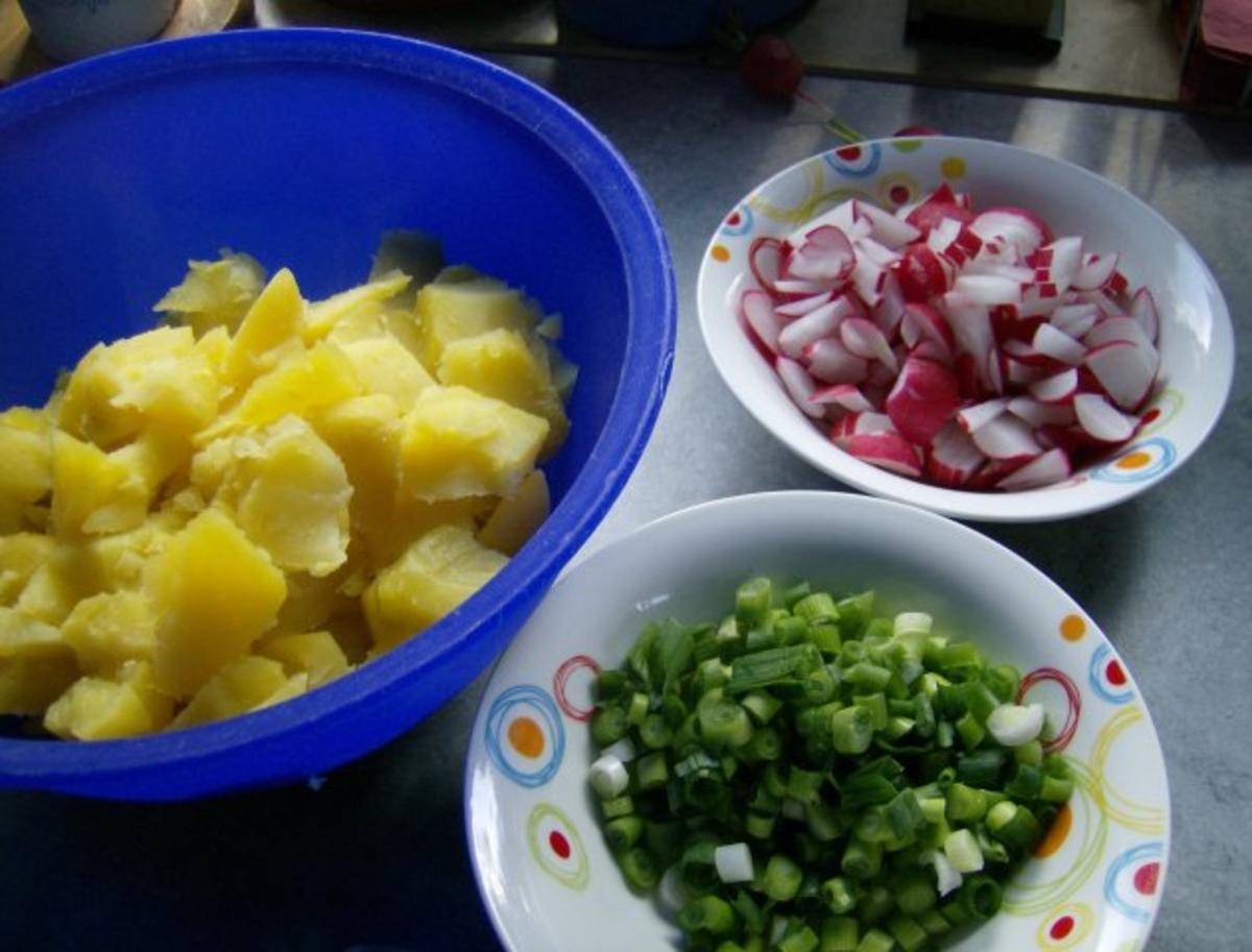 Kartoffelsalat mit Radieserl und Lauchzwieberl - Rezept - Bild Nr. 3