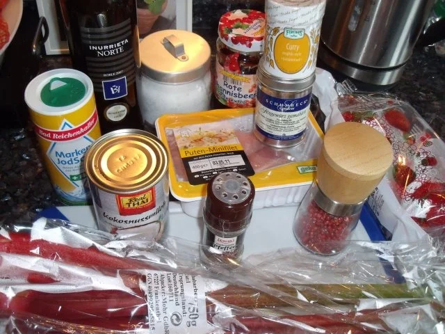 Rezept: Rhabarber-Erdbeer-Kokossauce mit Fleisch Bild Nr. 2 Rhabarber-Erdbeer-Kokossauce mit Fleisch - Rezept - Bild Nr. 2