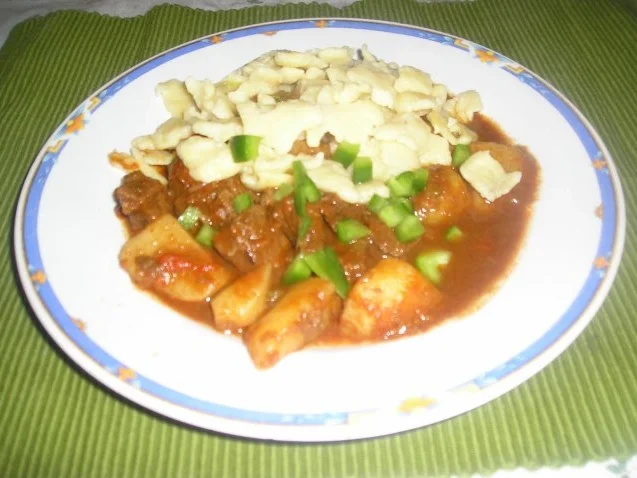 Ungarisches Gulya's (Kesselgulasch, Bograczgulya's) - Rezept