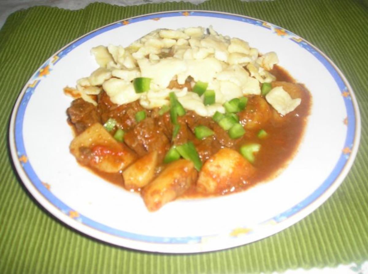 Ungarisches Gulya's (Kesselgulasch, Bograczgulya's) Rezept kochbar.de