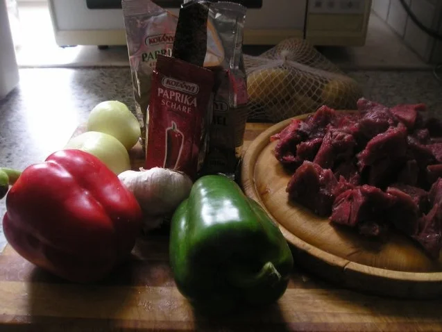 Ungarisches Gulya's (Kesselgulasch, Bograczgulya's) - Rezept - Bild Nr. 2