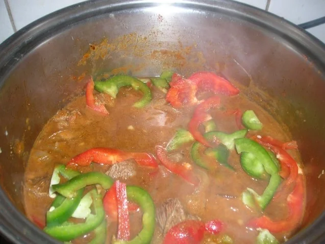 Ungarisches Gulya's (Kesselgulasch, Bograczgulya's) - Rezept - Bild Nr. 3