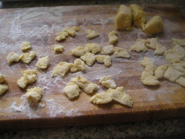 Rezept: Csipetke - gezupfte Nudeln Csipetke - gezupfte Nudeln - Rezept