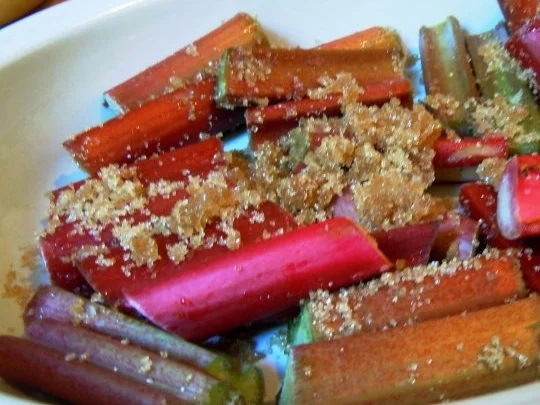 Mariniertes Schweinefilet auf Rhabarber mit gebratenen Drillingen - Rezept - Bild Nr. 4