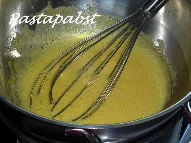 Orangencreme mit Rhabarberkompott - Rezept - Bild Nr. 2