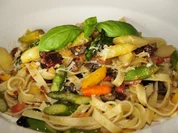 mediterrane Spargelpfanne - Rezept