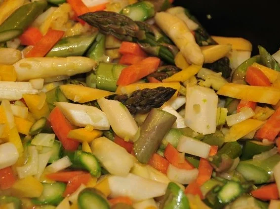 Rezept: mediterrane Spargelpfanne Bild Nr. 3 mediterrane Spargelpfanne - Rezept - Bild Nr. 3