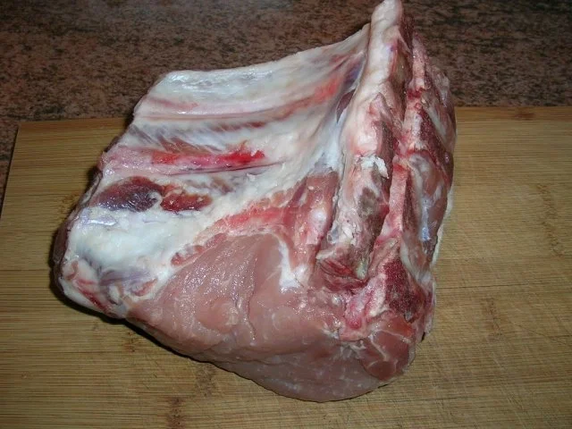 Kotelettbraten aus dem Ofen, mit grünen Speckböhnchen und Mandelkartoffeln - Rezept - Bild Nr. 5