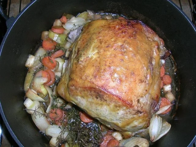 Kotelettbraten aus dem Ofen, mit grünen Speckböhnchen und Mandelkartoffeln - Rezept - Bild Nr. 4