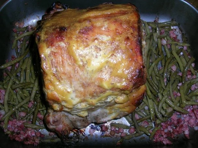 Kotelettbraten aus dem Ofen, mit grünen Speckböhnchen und Mandelkartoffeln - Rezept - Bild Nr. 8