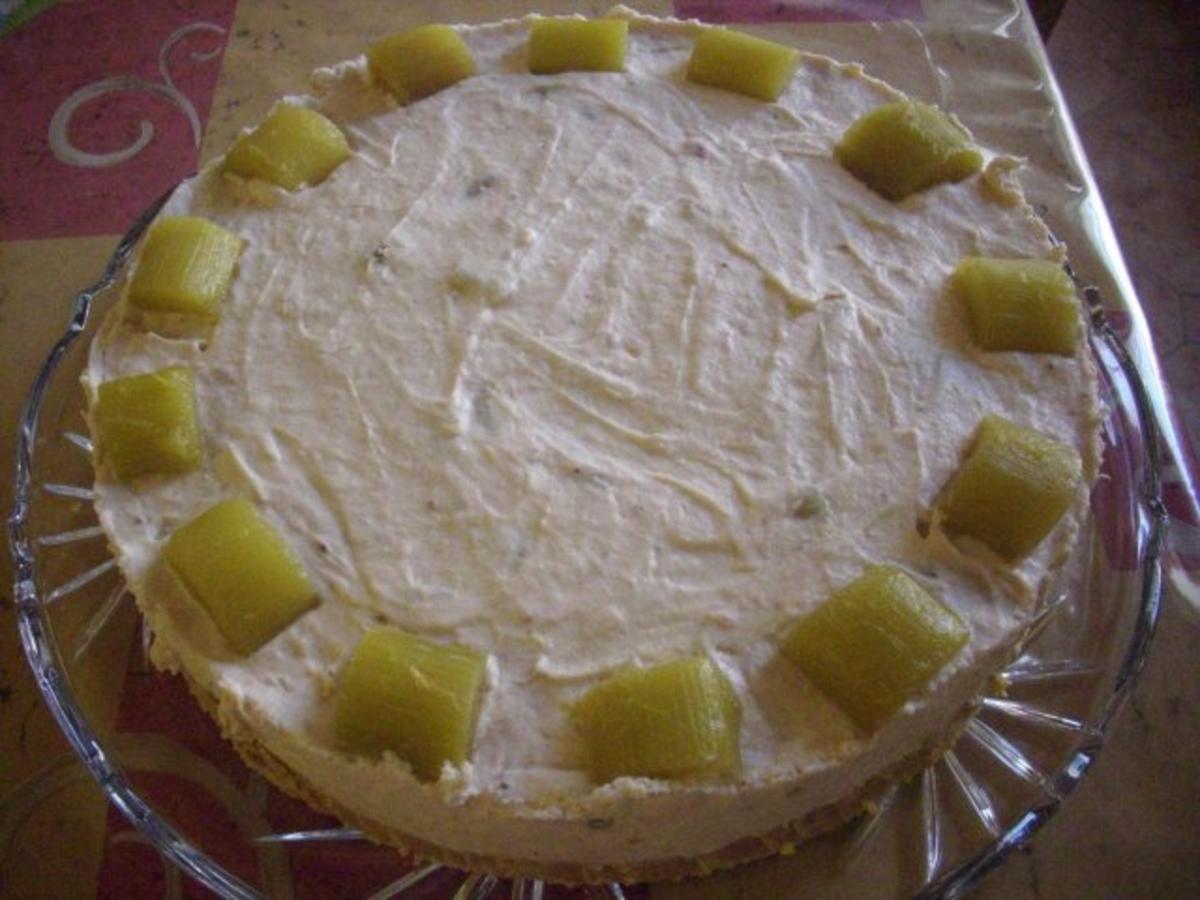 Rhabarber-Frischkäse-Sahne-Torte - Rezept - Bild Nr. 10