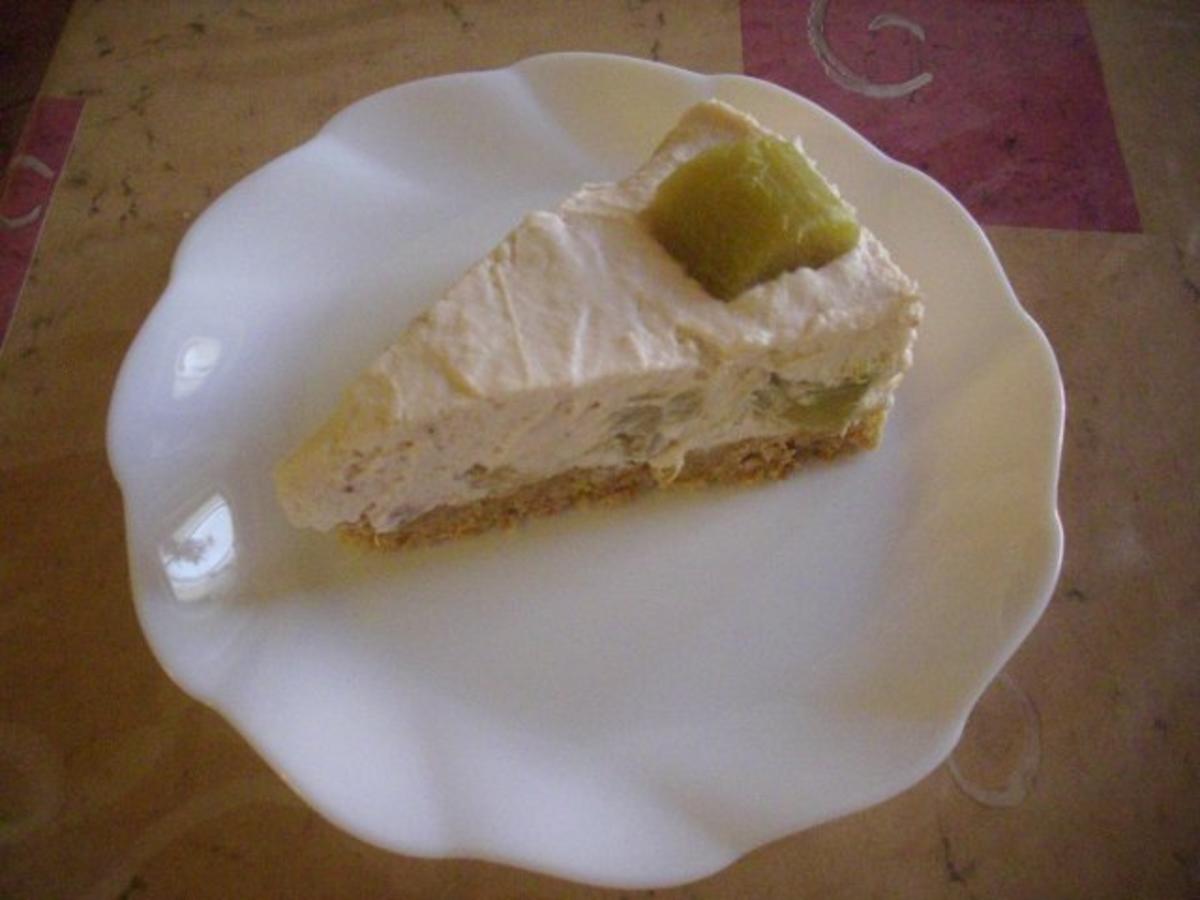 Rhabarber-Frischkäse-Sahne-Torte - Rezept - Bild Nr. 11