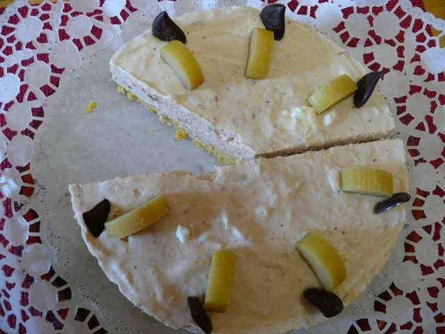 Rezept: Rhabarber-Frischkäse-Sahne-Torte Bild Nr. 2 Rhabarber-Frischkäse-Sahne-Torte - Rezept - Bild Nr. 2