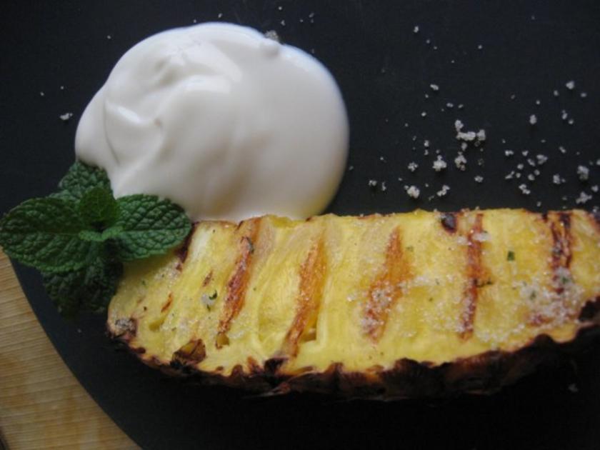 Gegrillte Ananas mit Minzzucker - Rezept - kochbar.de