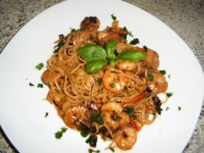 Rezept: Chinapfanne mit Riesengarnelen Chinapfanne mit Riesengarnelen - Rezept