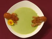 Feine Erbsensuppe mit Flusskrebsschwänzen (Nils Julius) - Rezept