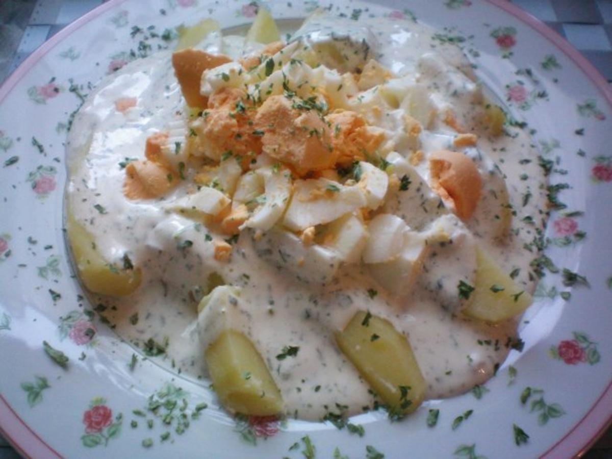 Kartoffeln mit Frankfurter Grüner Sauce - Rezept - kochbar.de