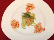 Flusskrebsschwänze auf Gemüsesalat an Meerrettich-Vinaigrette - Rezept