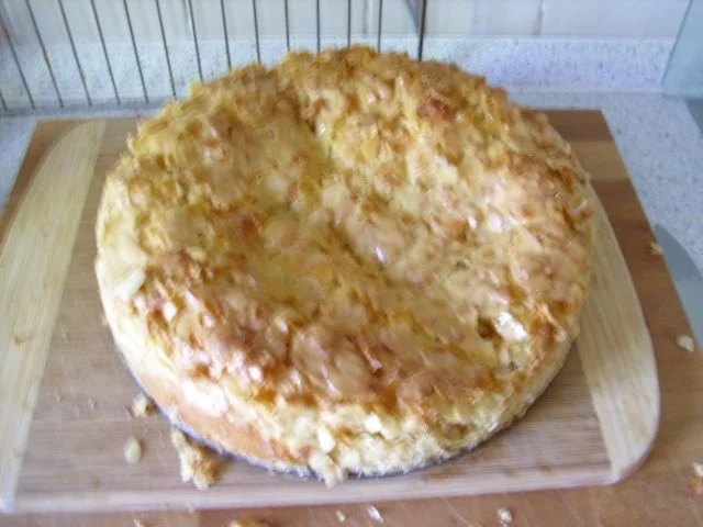 Rezept: Bienenstich mit Vanillepudding-Creme und Mandeln Bild Nr. 11 Bienenstich mit Vanillepudding-Creme und Mandeln - Rezept - Bild Nr. 11