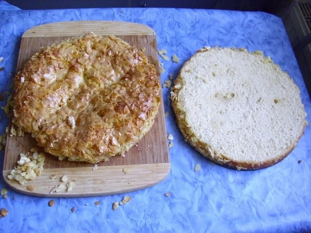 Rezept: Bienenstich mit Vanillepudding-Creme und Mandeln Bild Nr. 12 Bienenstich mit Vanillepudding-Creme und Mandeln - Rezept - Bild Nr. 12