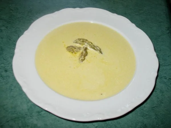 Suppe/Sahnig - Spargel-Sahne-Süppchen vom grünen Spargel - Rezept