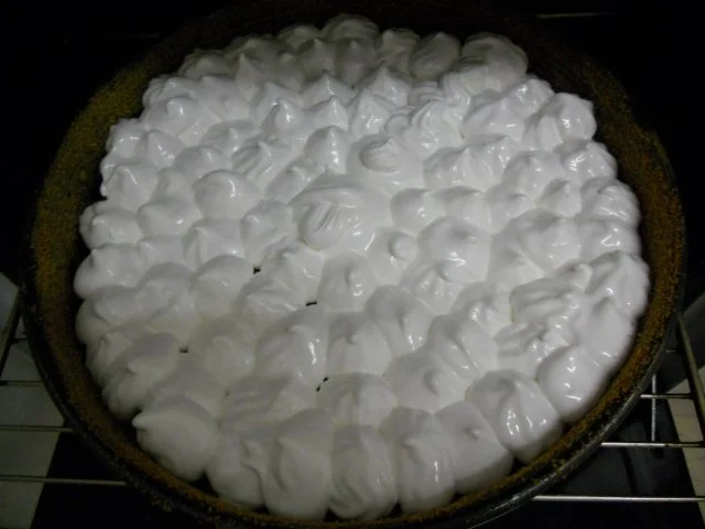 Rezept: KUCHEN - Johannisbeer-Baiser-Kuchen Bild Nr. 7 KUCHEN - Johannisbeer-Baiser-Kuchen - Rezept - Bild Nr. 7