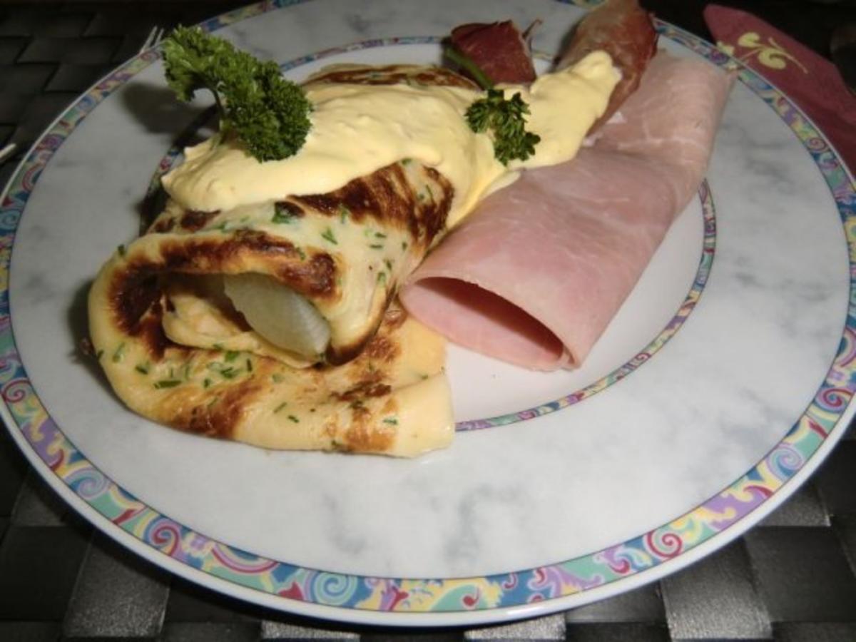 Spargel mit 2-erlei Schinken, Kräuterpfannkuchen und Sauce Hollandaise - Rezept - Bild Nr. 3