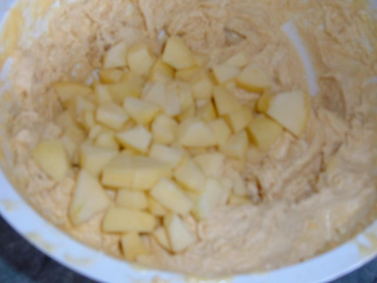 Kuchen : Apfel - Marzipan mit Eierlikör - Rezept - Bild Nr. 4