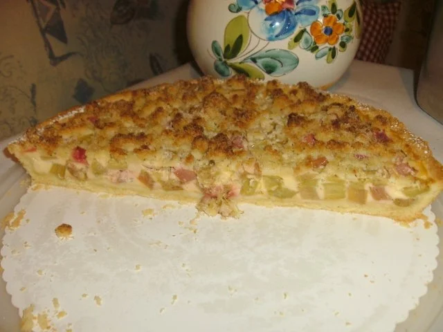 Rezept: Rhabarberkuchen mit Marzipanstreuseln Bild Nr. 2 Rhabarberkuchen mit Marzipanstreuseln - Rezept - Bild Nr. 2