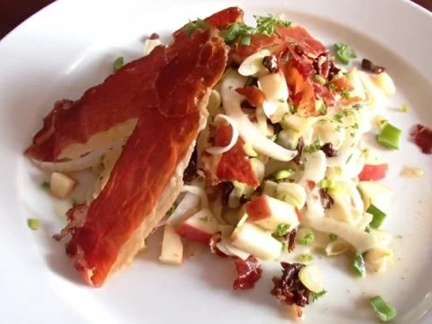 Fenchel - Apfelsalat mit Speck - Rezept