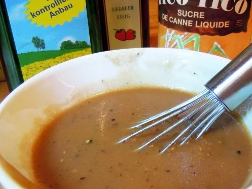 Rezept: Fruchtiger Salat mit Geflügelleber und knusprigem Knoblauch-Baguette Bild Nr. 2 Fruchtiger Salat mit Geflügelleber und knusprigem Knoblauch-Baguette - Rezept - Bild Nr. 2