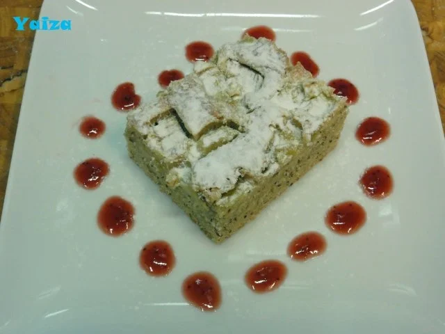 Rezept: Saftiger Rhabarberkuchen Saftiger Rhabarberkuchen - Rezept