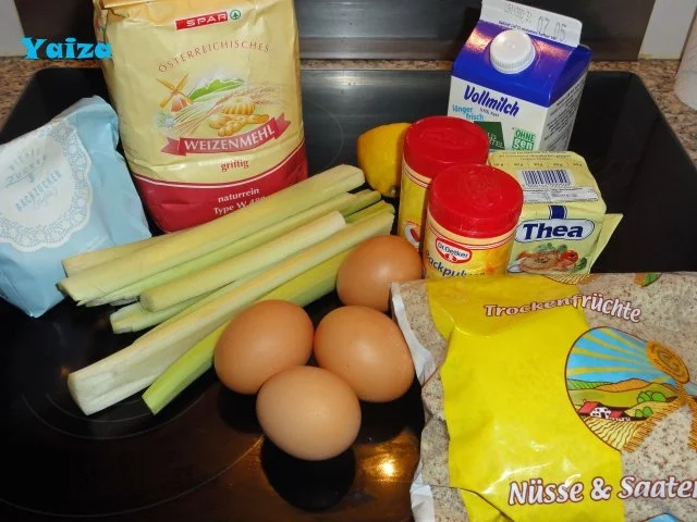 Rezept: Saftiger Rhabarberkuchen Bild Nr. 2 Saftiger Rhabarberkuchen - Rezept - Bild Nr. 2