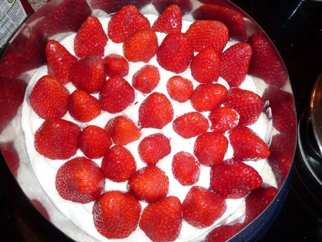 Torten: Erdbeertorte mit Pfefferminze - Rezept - Bild Nr. 7