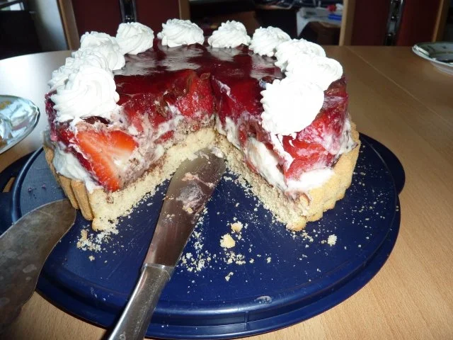 Torten: Erdbeertorte mit Pfefferminze - Rezept - Bild Nr. 12