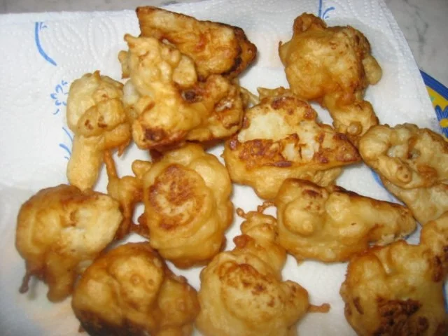 Frittierter Blumenkohl in Bierteig mit Kräuterquark - Rezept - Bild Nr. 5