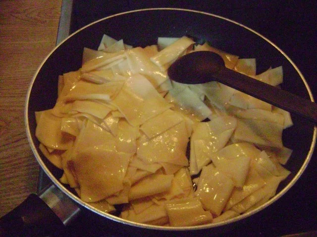 Rezept: Schinkenfleckerl - ein super Schinkenauflauf Bild Nr. 4 Schinkenfleckerl - ein super Schinkenauflauf - Rezept - Bild Nr. 4