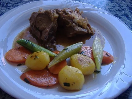 Rezept: Lammkeule mit Roquefortkruste Lammkeule mit Roquefortkruste - Rezept