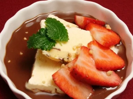 Rezept: Krokant-Parfait in Nougatsoße Krokant-Parfait in Nougatsoße - Rezept