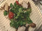 Kaninchenmedaillons auf Walnuss-Champignon-Feldsalat - Rezept