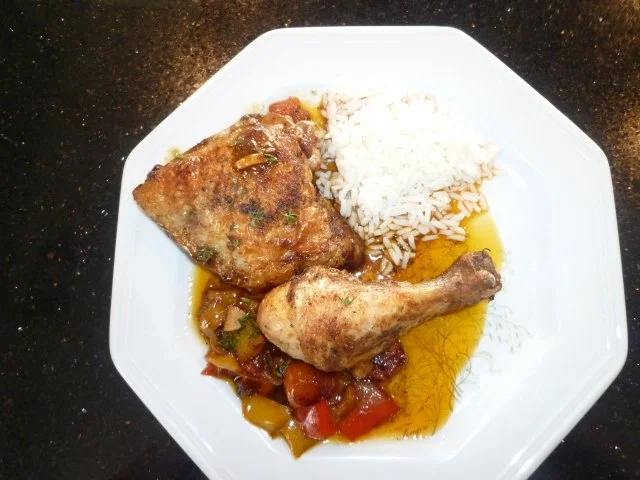 Mediterrane Hähnchenkeulen auf Gemüsebeet - Rezept - Bild Nr. 5