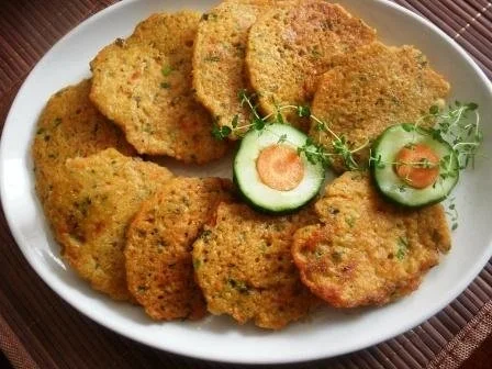 Rezept: Lecker würzige Hirsepuffer- Hirseplinsen mit Zitronenthymian Lecker würzige Hirsepuffer- Hirseplinsen mit Zitronenthymian - Rezept