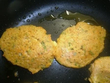 Rezept: Lecker würzige Hirsepuffer- Hirseplinsen mit Zitronenthymian Bild Nr. 6 Lecker würzige Hirsepuffer- Hirseplinsen mit Zitronenthymian - Rezept - Bild Nr. 6