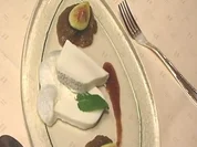 Rezept: Panna cotta von Nelken an Rotwein-Feigenpรผree Panna cotta von Nelken an Rotwein-Feigenpรผree - Rezept