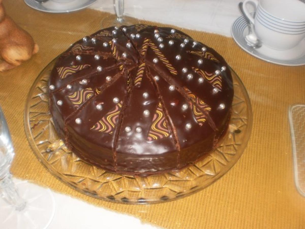 Bilder für Schoko-Buttermilch-Torte - Rezept
