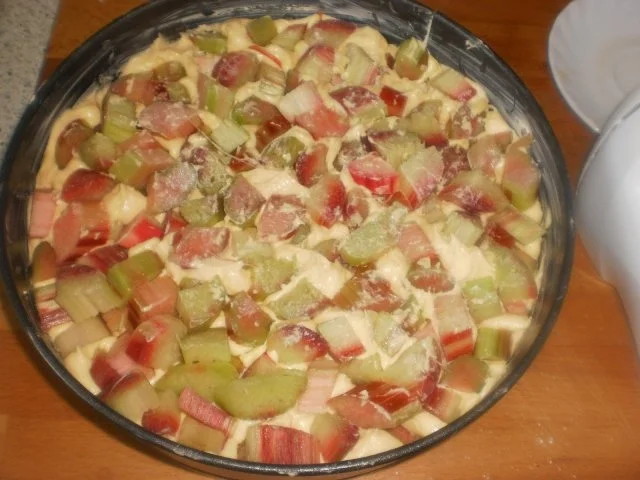 Rezept: Rhabarber-Baiser-Kuchen Bild Nr. 6 Rhabarber-Baiser-Kuchen - Rezept - Bild Nr. 6