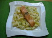 Rezept: Lachsfilet auf Sahne-Dill-Kartoffeln Lachsfilet auf Sahne-Dill-Kartoffeln - Rezept